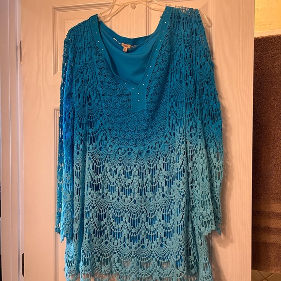 Beautiful Reba top size. XL - Picture 1 of 6